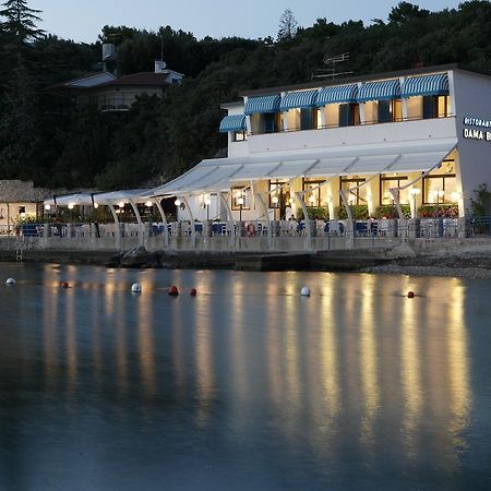 Dama Bianca Duino Bagian luar foto